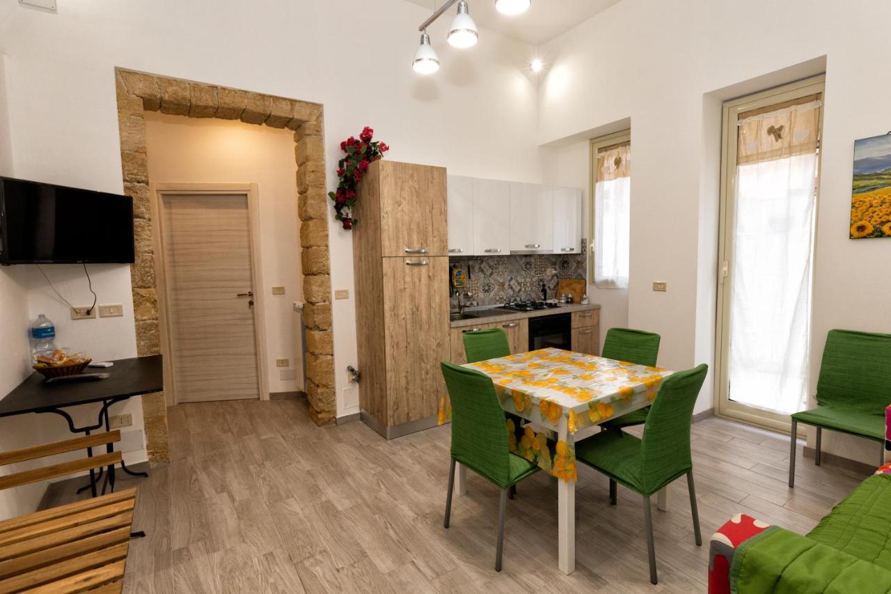 Garden House: Apartments And Rooms For Holidays Palermo Bagian luar foto