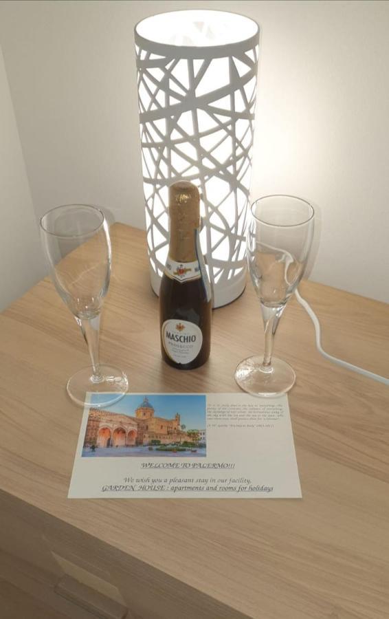 Garden House: Apartments And Rooms For Holidays Palermo Bagian luar foto